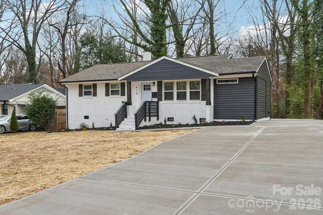 $359,900 | 915 Crestmere Street, Charlotte, NC 28208