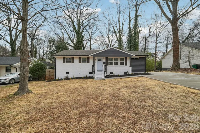 $359,900 | 915 Crestmere Street, Charlotte, NC 28208