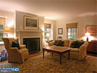 21 Chestnut Lane Wayne, PA 19087 - Photo 2 of 12 Gallery Image 2