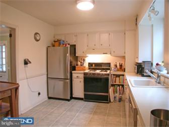 21 Chestnut Lane Wayne, PA 19087 - Photo 7 of 12 Gallery Image 7