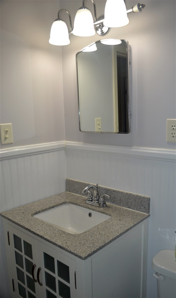 213 East School Street Ridgeland, MS 39157 - Photo 16 of 25 Nice Renovated Guest Bathroom!