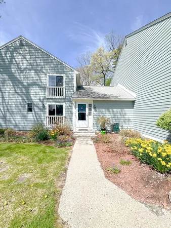 $374,999 | 9 Acadia Kimball Road, Unit 9, Amesbury, MA 01913