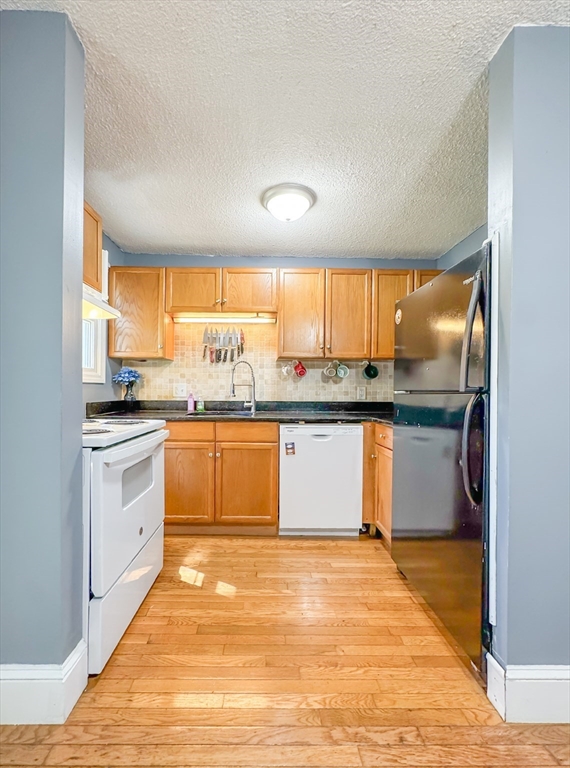 9 Acadia Kimball Road, Unit 9 Amesbury, MA 01913 - Photo 16 of 35