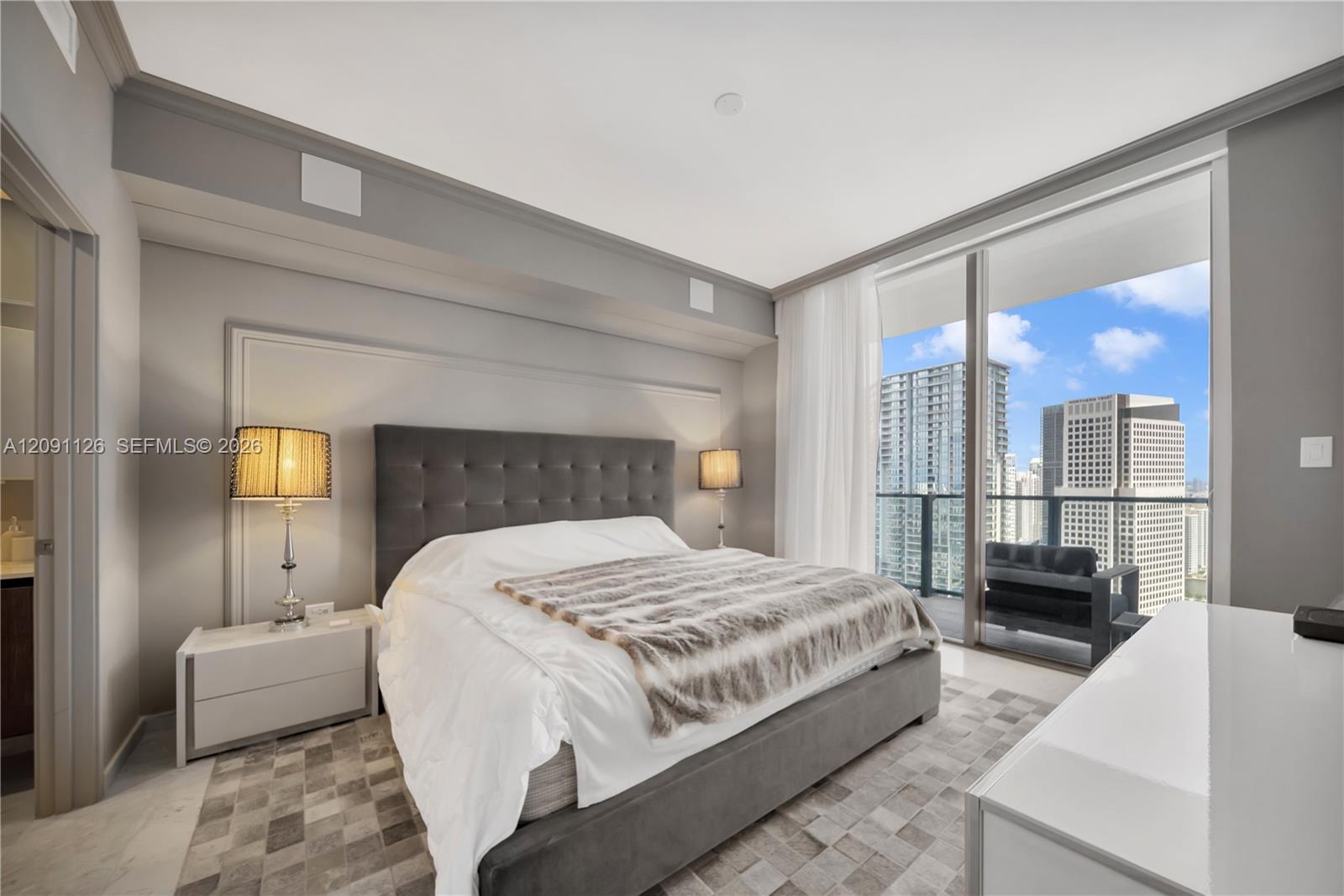 88 Southwest 7th Street, Unit 3205 Miami, FL 33130 - Photo 11 of 18 Gallery Image 11