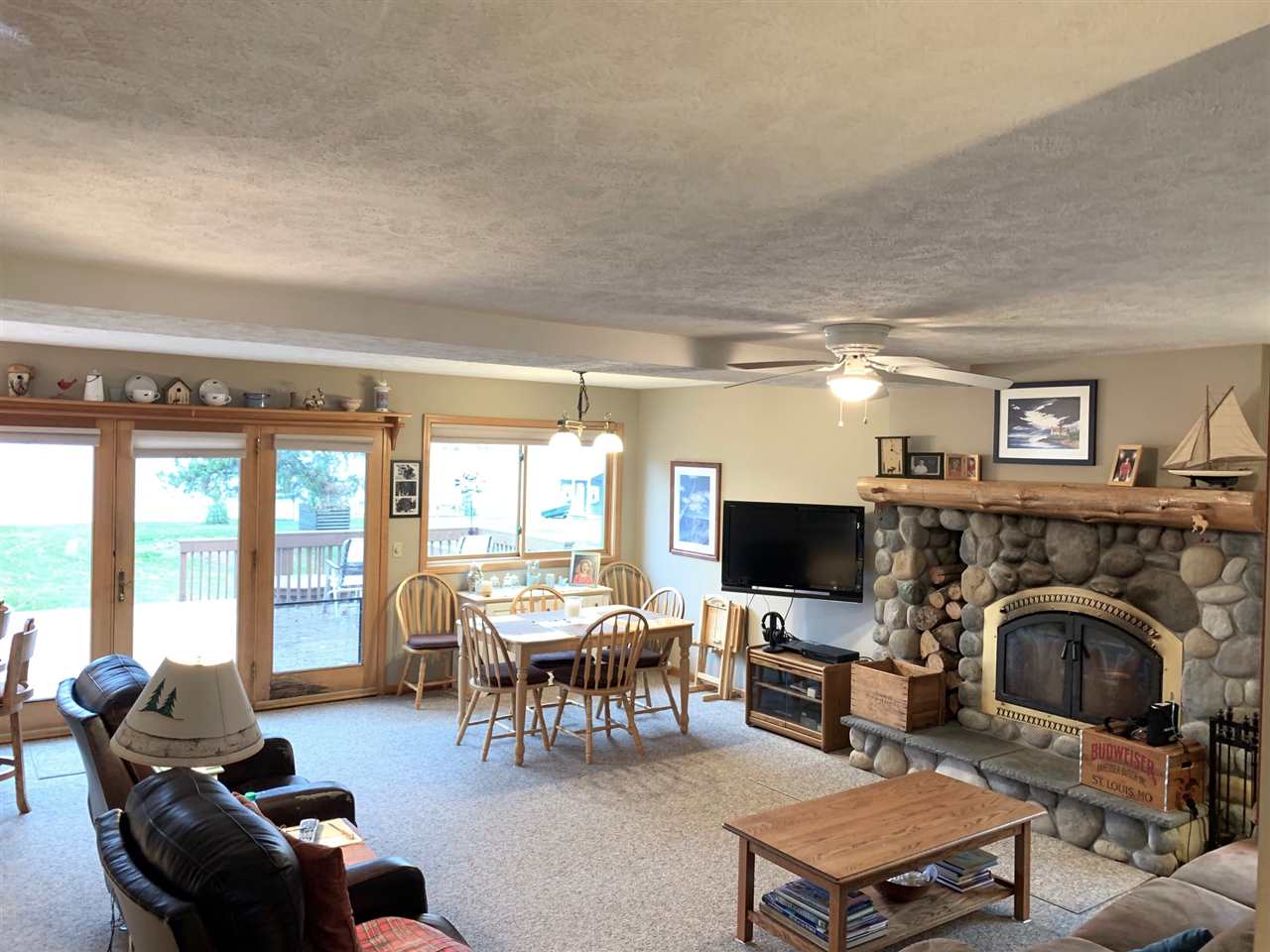 8558 South Lakeview Road Traverse City, MI 49684 - Photo 10 of 27 1881406-9.JPG