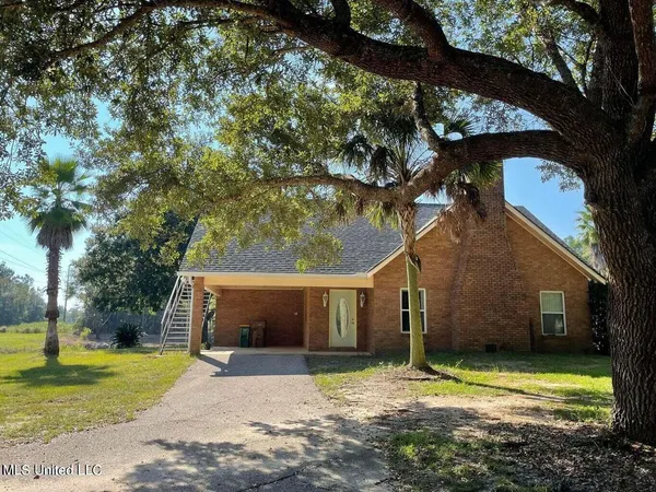 $2,200 | 14008 Dundeewood Road, Biloxi, MS 39532
