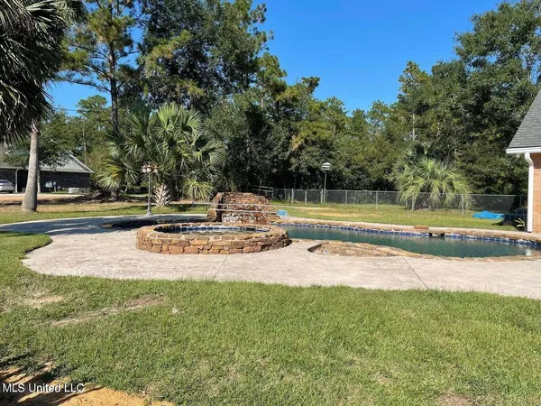 $2,200 | 14008 Dundeewood Road, Biloxi, MS 39532