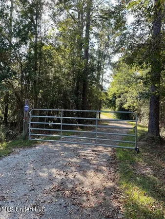 $2,200 | 14008 Dundeewood Road, Biloxi, MS 39532