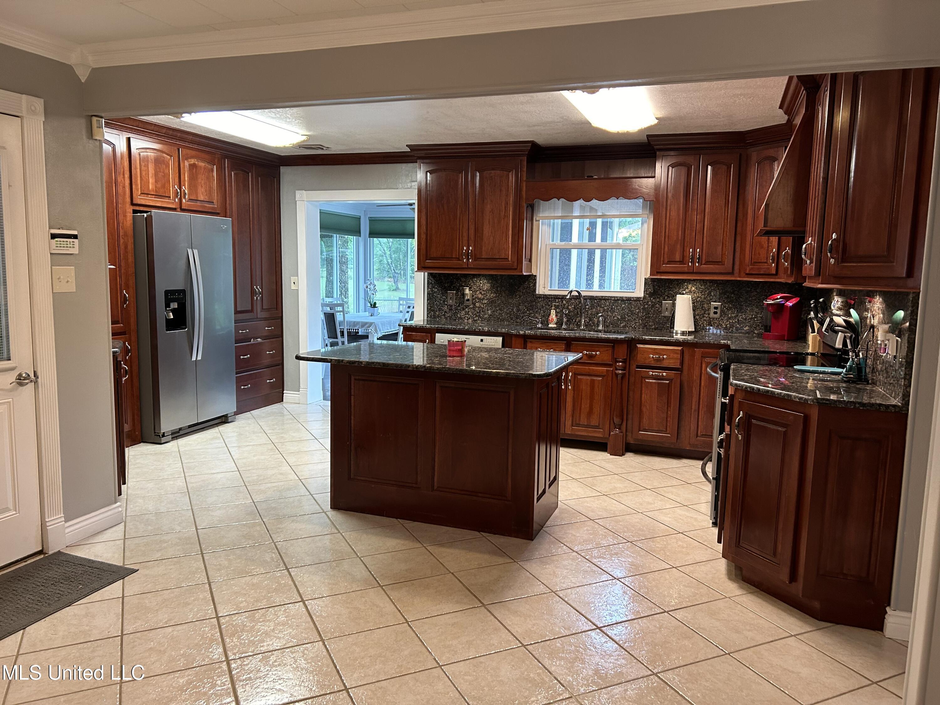 14008 Dundeewood Road Biloxi, MS 39532 - Photo 3 of 22 IMG_2005