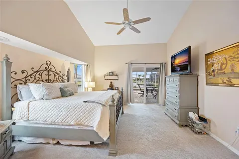 a view of kitchen with washer and dryer