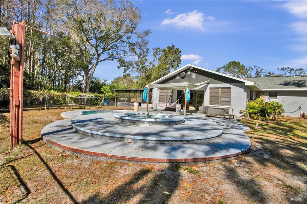 6124 Lynn Road Tampa, FL 33625 - Photo 29 of 84