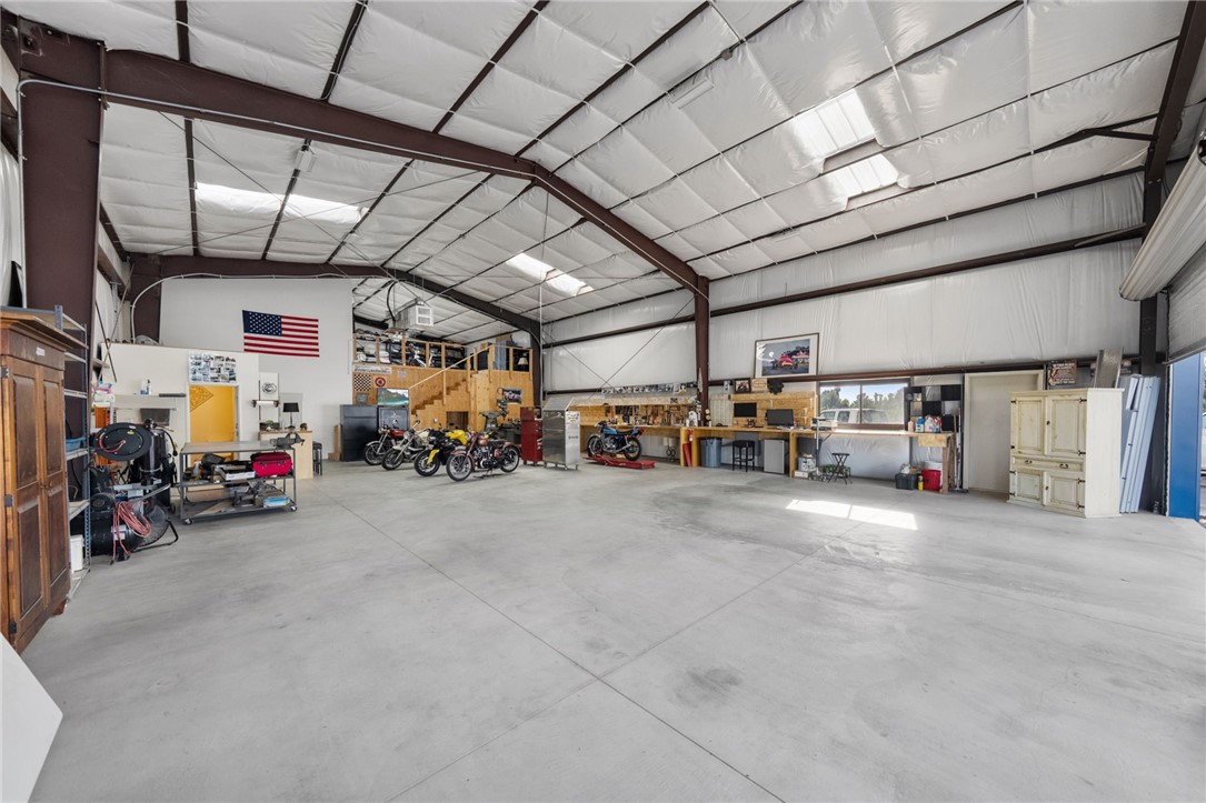 35825 Meadow Ridge Road Temecula, CA 92592 - Photo 62 of 75 a view of parking garage with cars