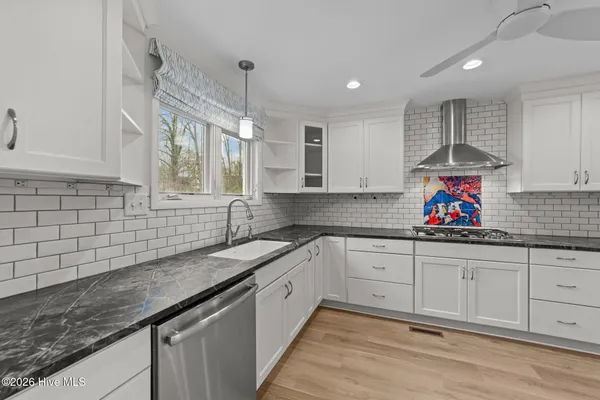 $899,000 | 712 Beaver Dam Road, Raleigh, NC 27607