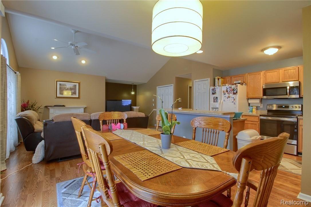 45505 Heather Ridge Drive, Unit 97 Macomb, MI 48044 - Photo 9 of 28 9-Dining Room 3rd View.jpg