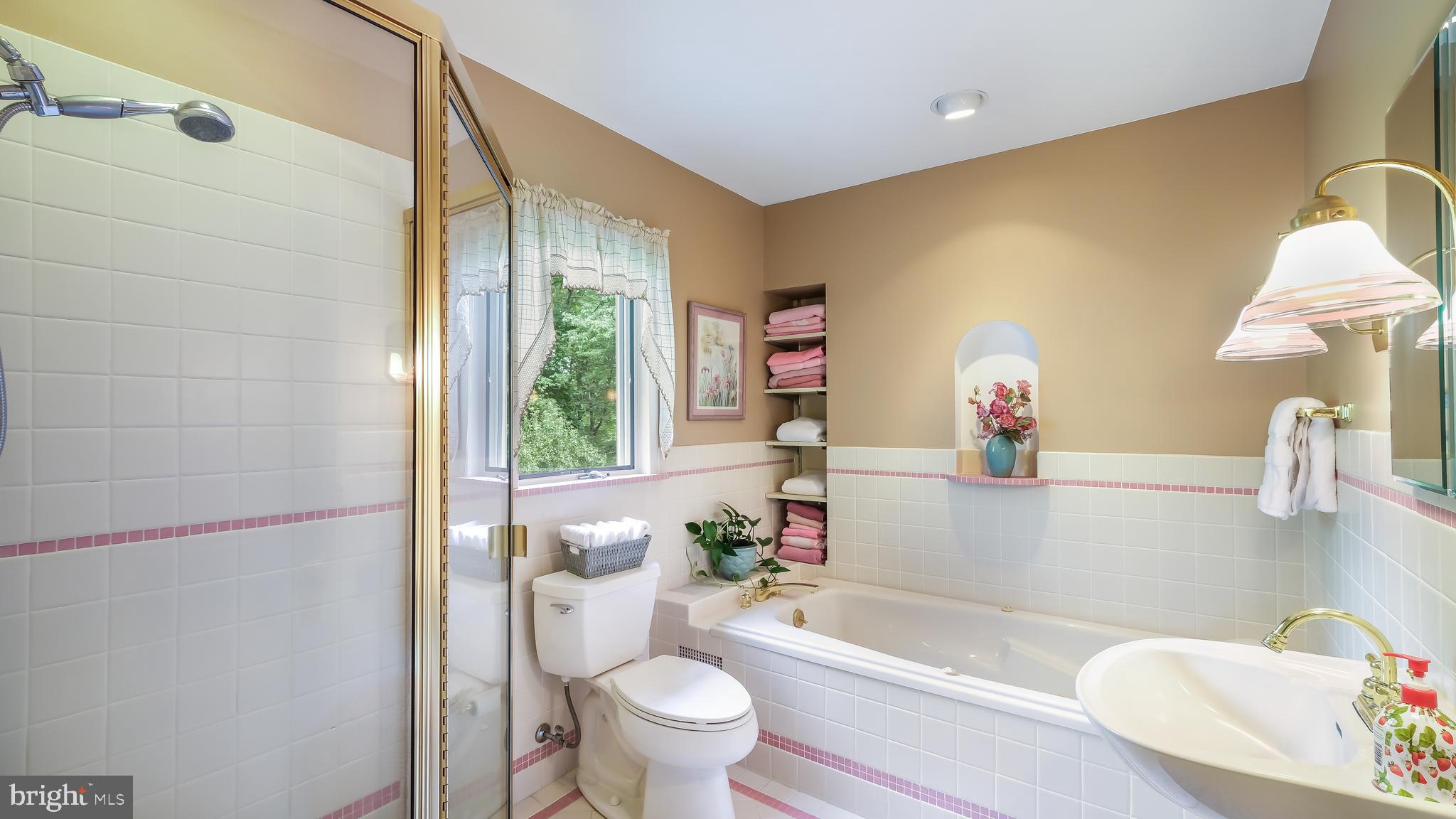 3751 Detweiler Road Chalfont, PA 18914 - Photo 38 of 61 Hall Bath w/Jetted Tub & Stall Shower