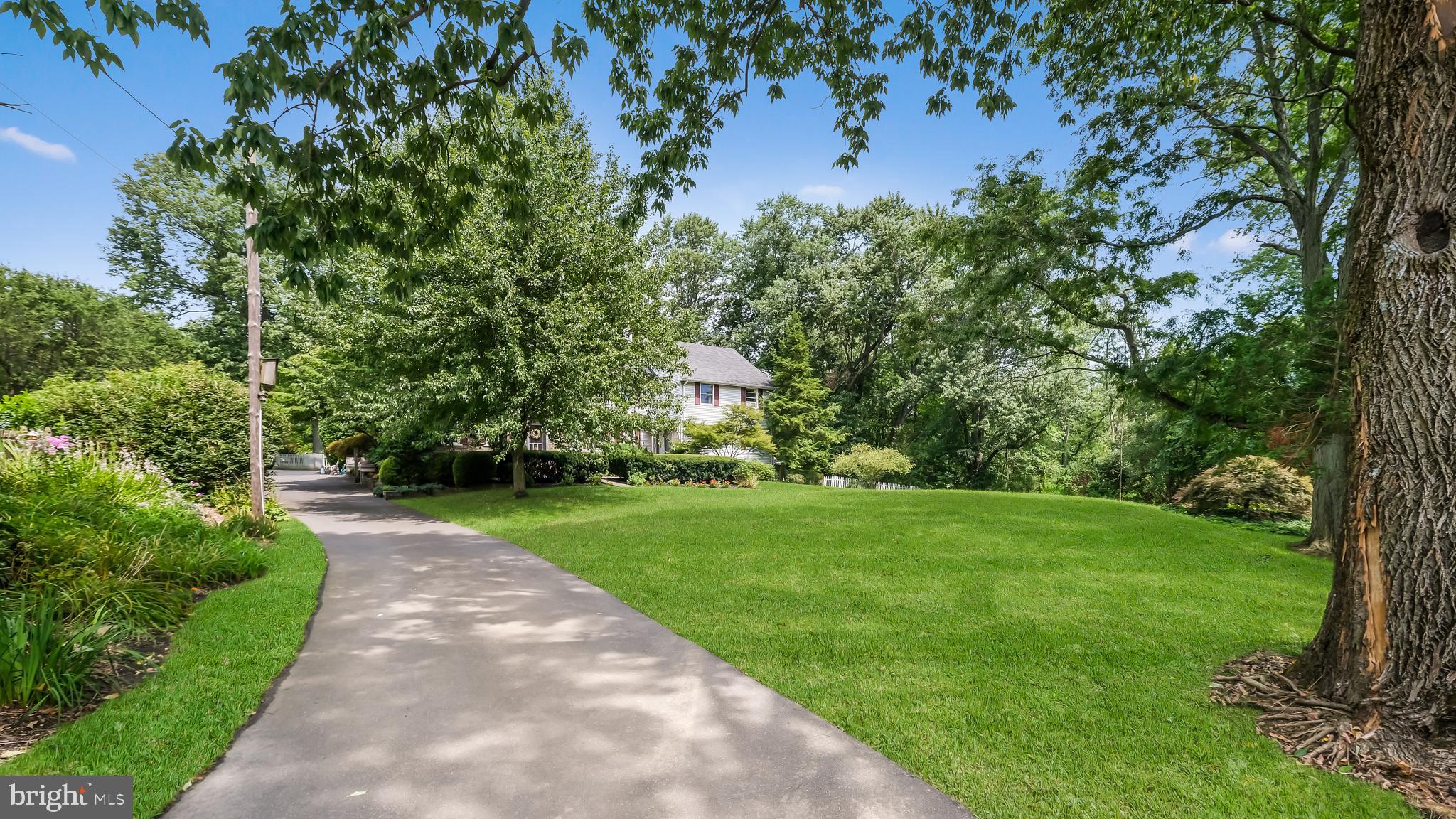 3751 Detweiler Road Chalfont, PA 18914 - Photo 5 of 61 Driveway