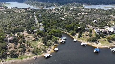 $1,199,000 | 1013 Lakeshore Drive, Spicewood, TX 78669