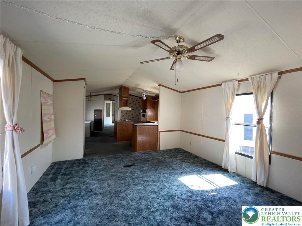 Best Avenue Walnutport, PA 18088 - Photo 3 of 11 Living Room