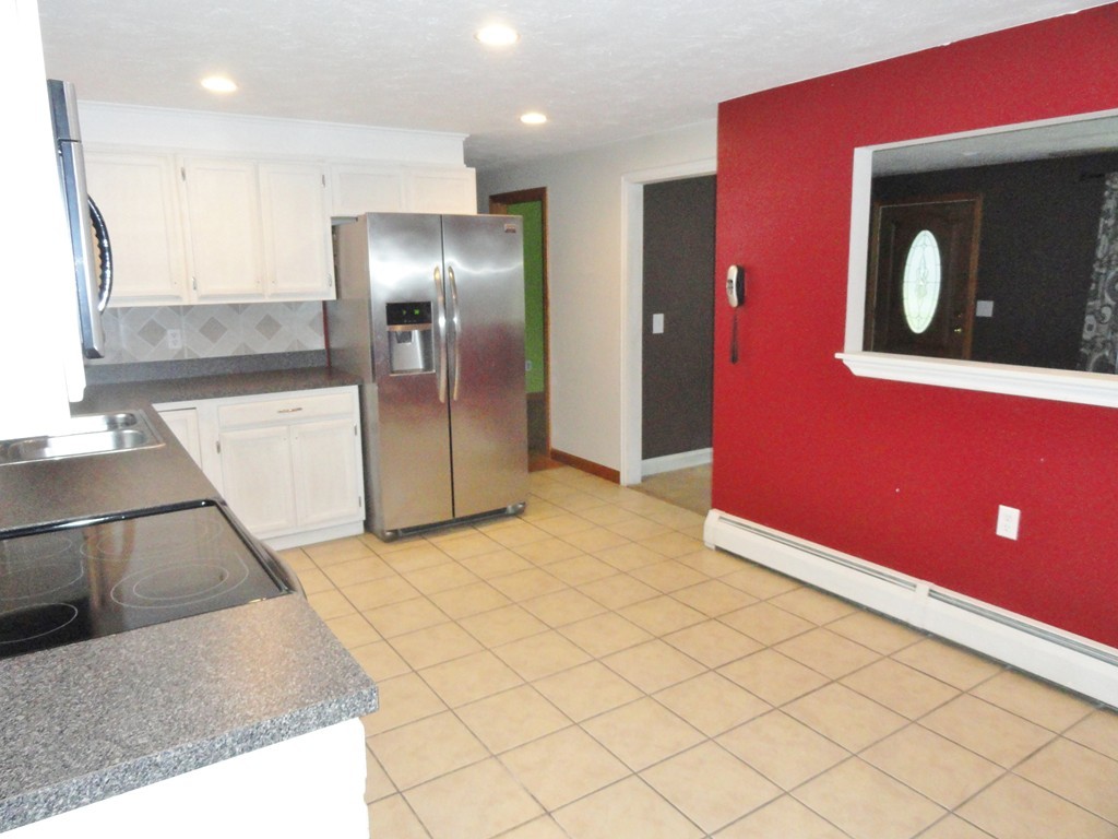 9 Edith Lane Rutland, MA 01543 - Photo 3 of 19 a view of kitchen