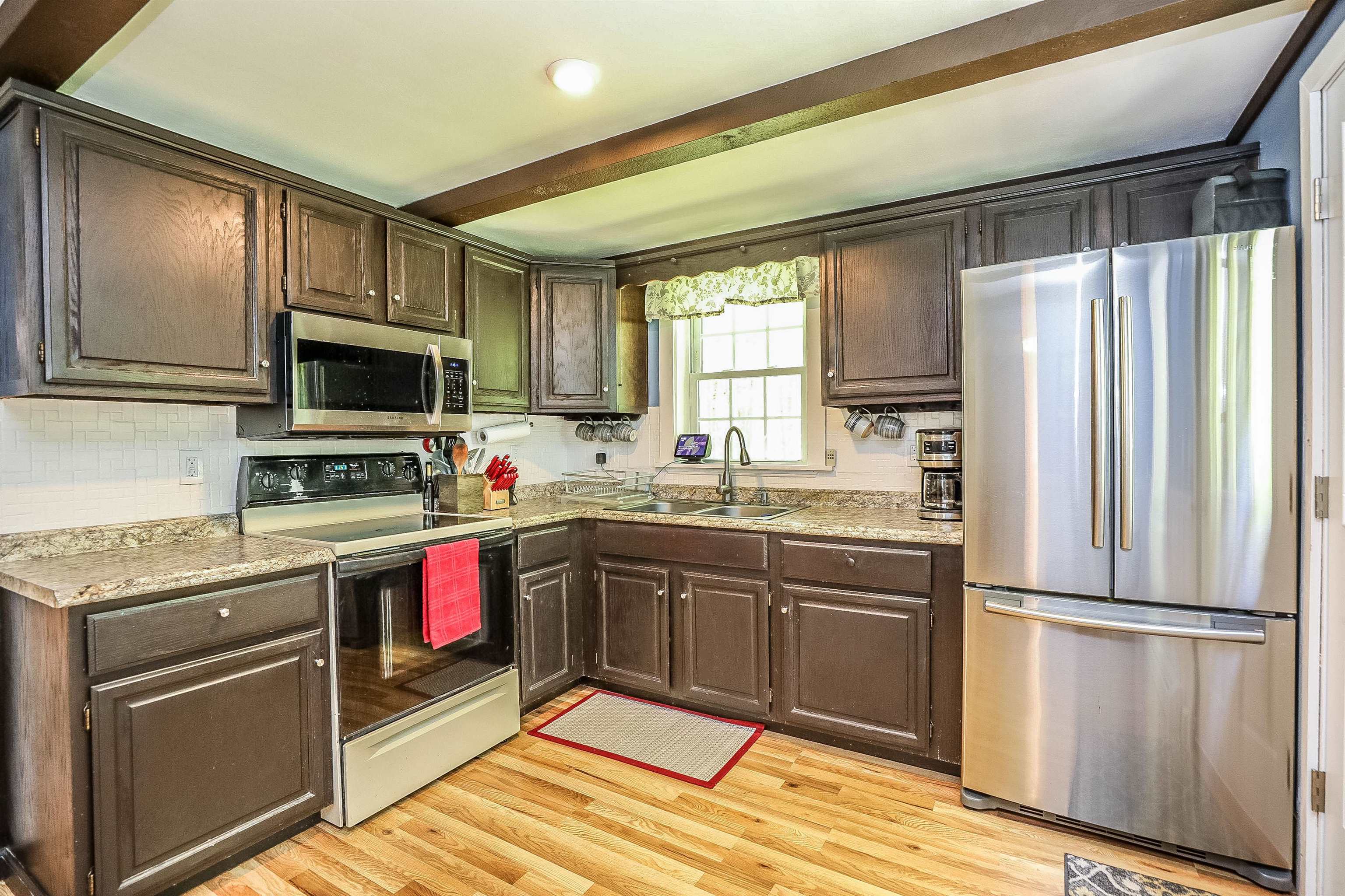8 Colby Road Kingston, NH 03848 - Photo 6 of 40