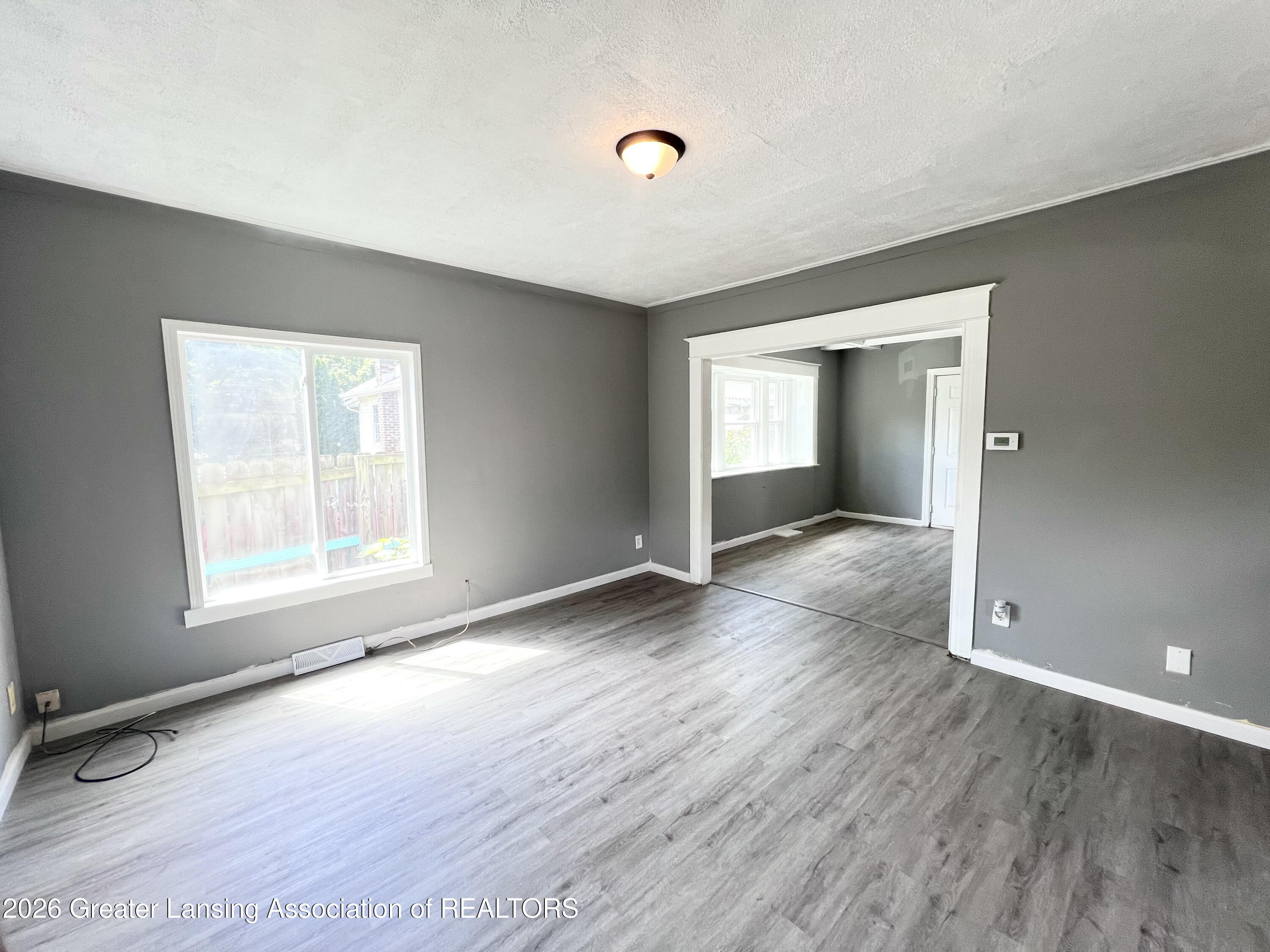 933 Porter Street Lansing, MI 48906 - Photo 6 of 30 399A2902-BE1F-4E76-982B-7DBCA7622D24