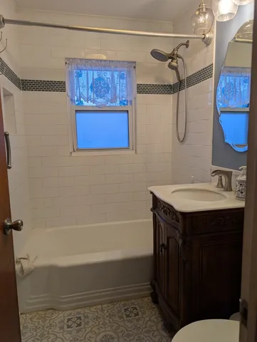 $249,900 | 3618 Maple Avenue, McHenry, IL 60050