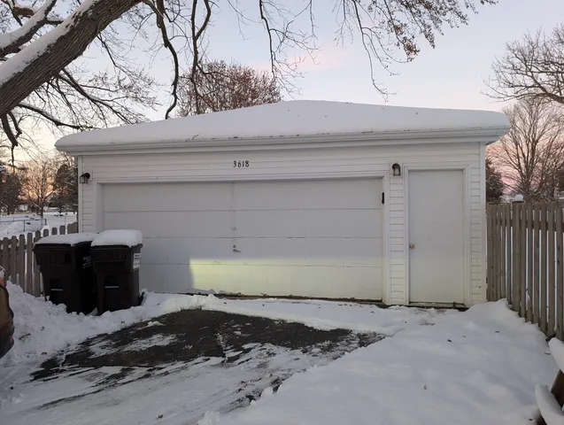 $249,900 | 3618 Maple Avenue, McHenry, IL 60050
