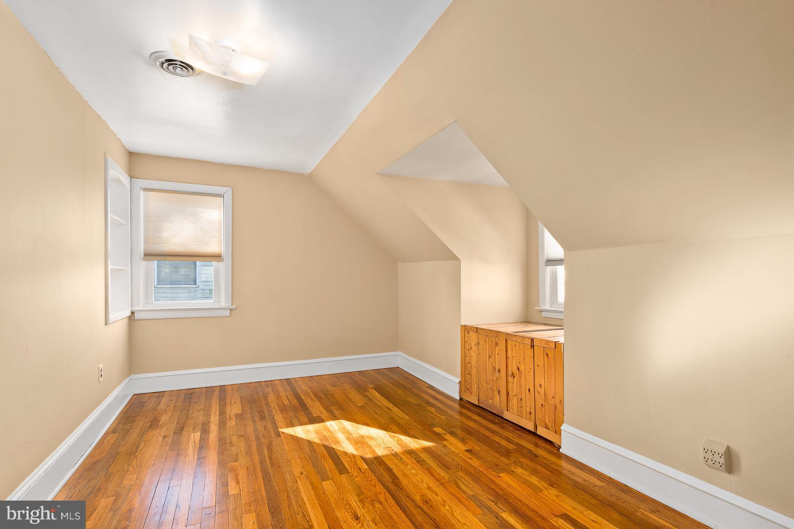30 Rutledge Avenue Ewing, NJ 08618 - Photo 15 of 25 3rd Bedroom