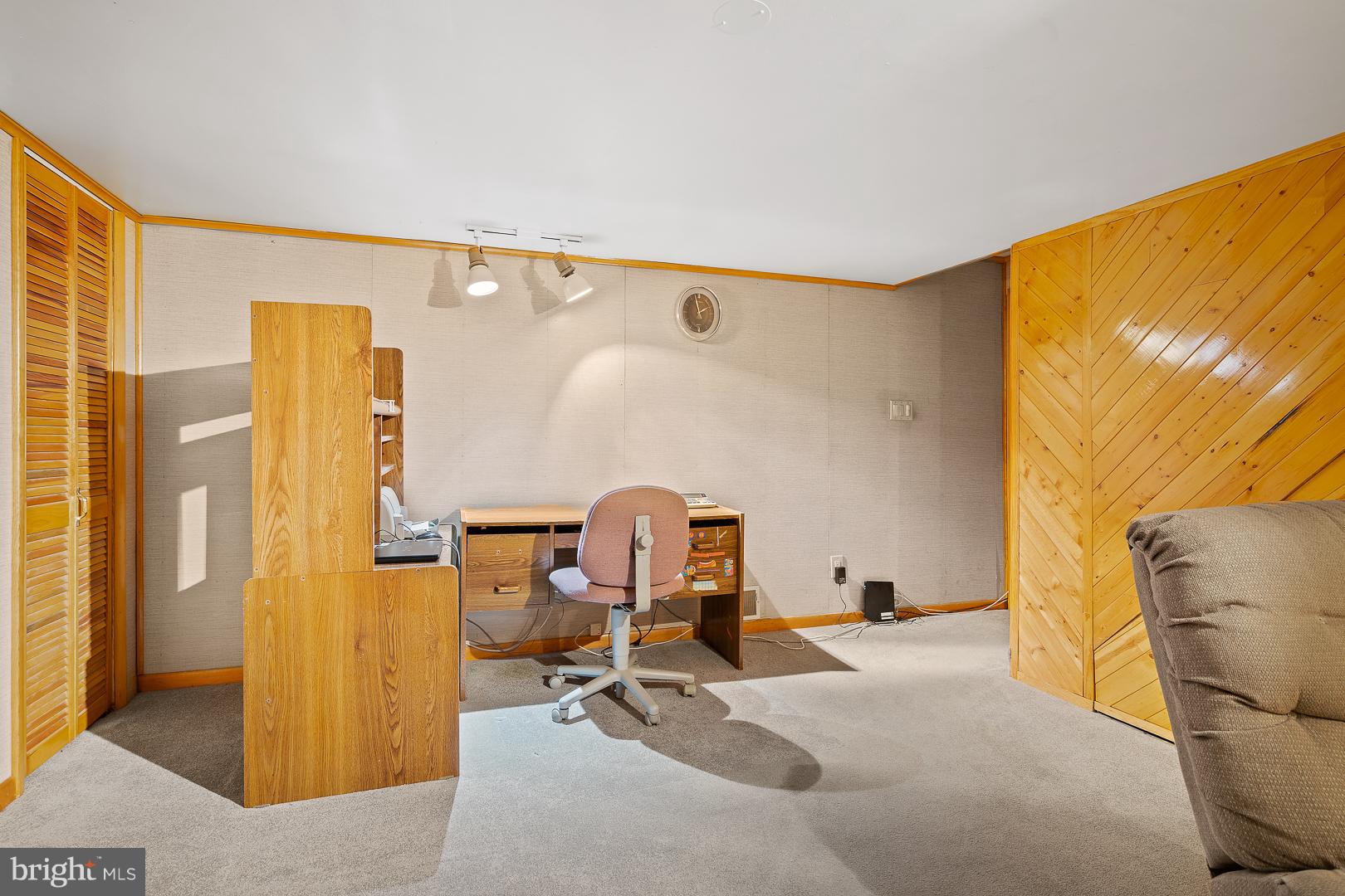 30 Rutledge Avenue Ewing, NJ 08618 - Photo 21 of 25 Family Room