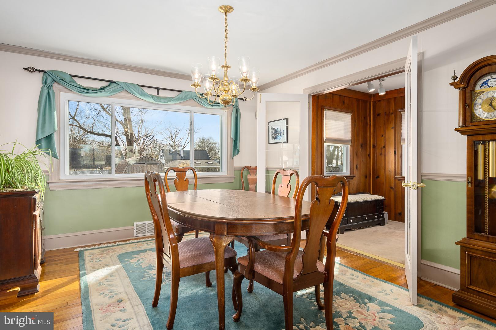 30 Rutledge Avenue Ewing, NJ 08618 - Photo 5 of 25 Formal Dining Room