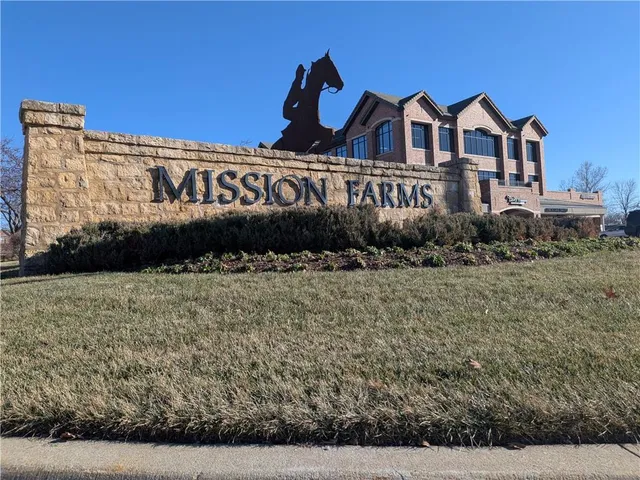 $449,500 | 10531 Mission Road, Unit 204B, Leawood, KS 66206