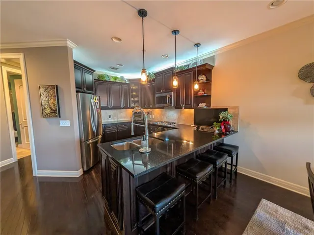 $449,500 | 10531 Mission Road, Unit 204B, Leawood, KS 66206