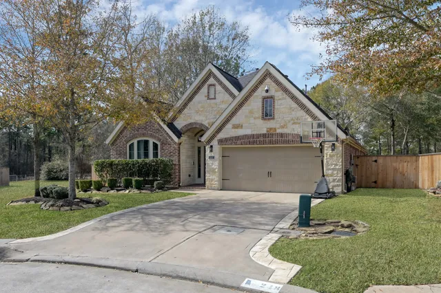 $375,000 | 248 Soaring Pines Place, Montgomery, TX 77316
