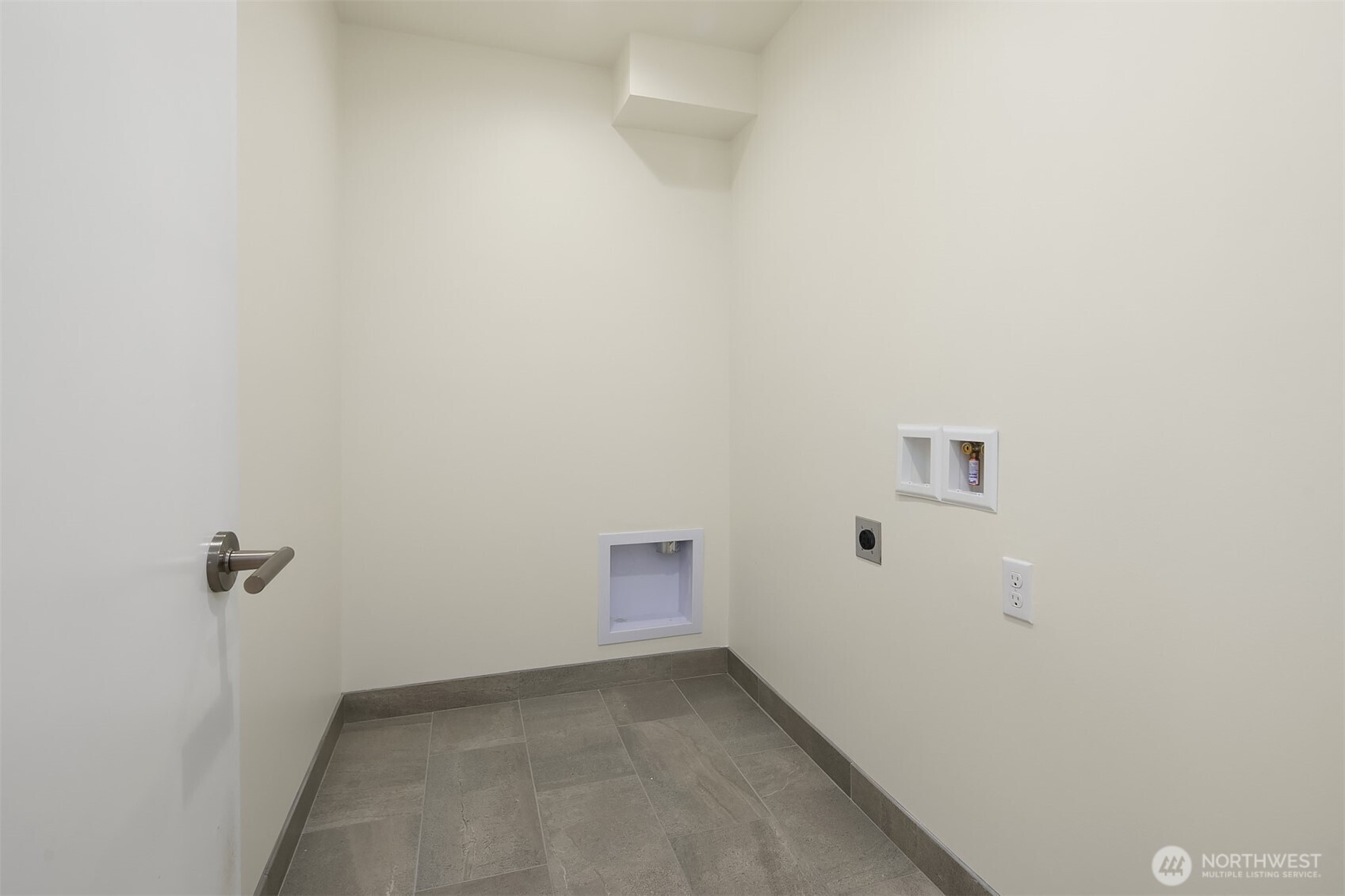 8305 12th Avenue Northwest, Unit C Seattle, WA 98117 - Photo 21 of 26 a view of room