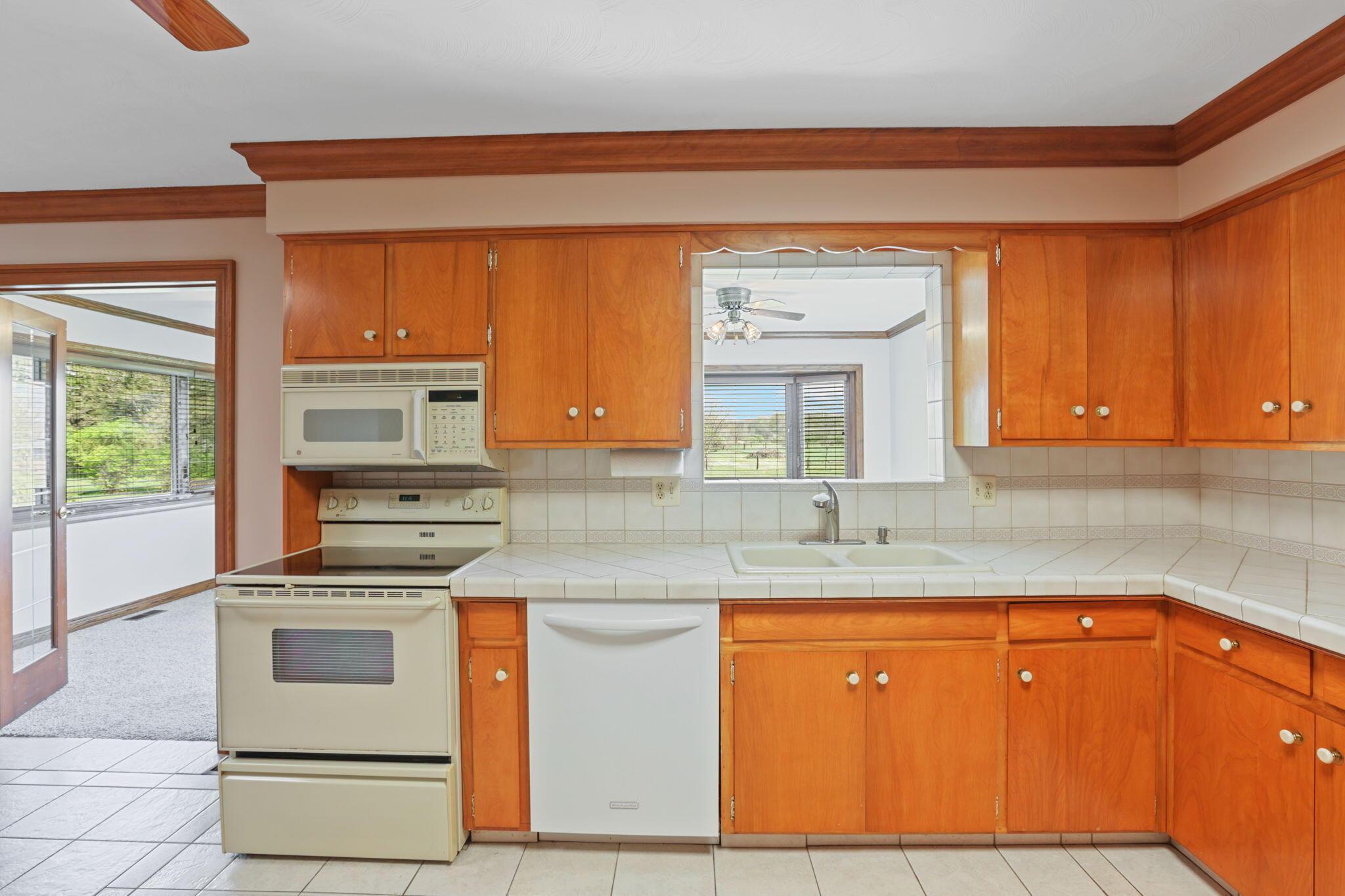 8200 Haenszel Road Grove City, OH 43123 - Photo 25 of 40 Kitchen