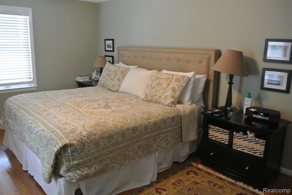 725 Tottenham Road Birmingham, MI 48009 - Photo 11 of 20 Master Bedroom