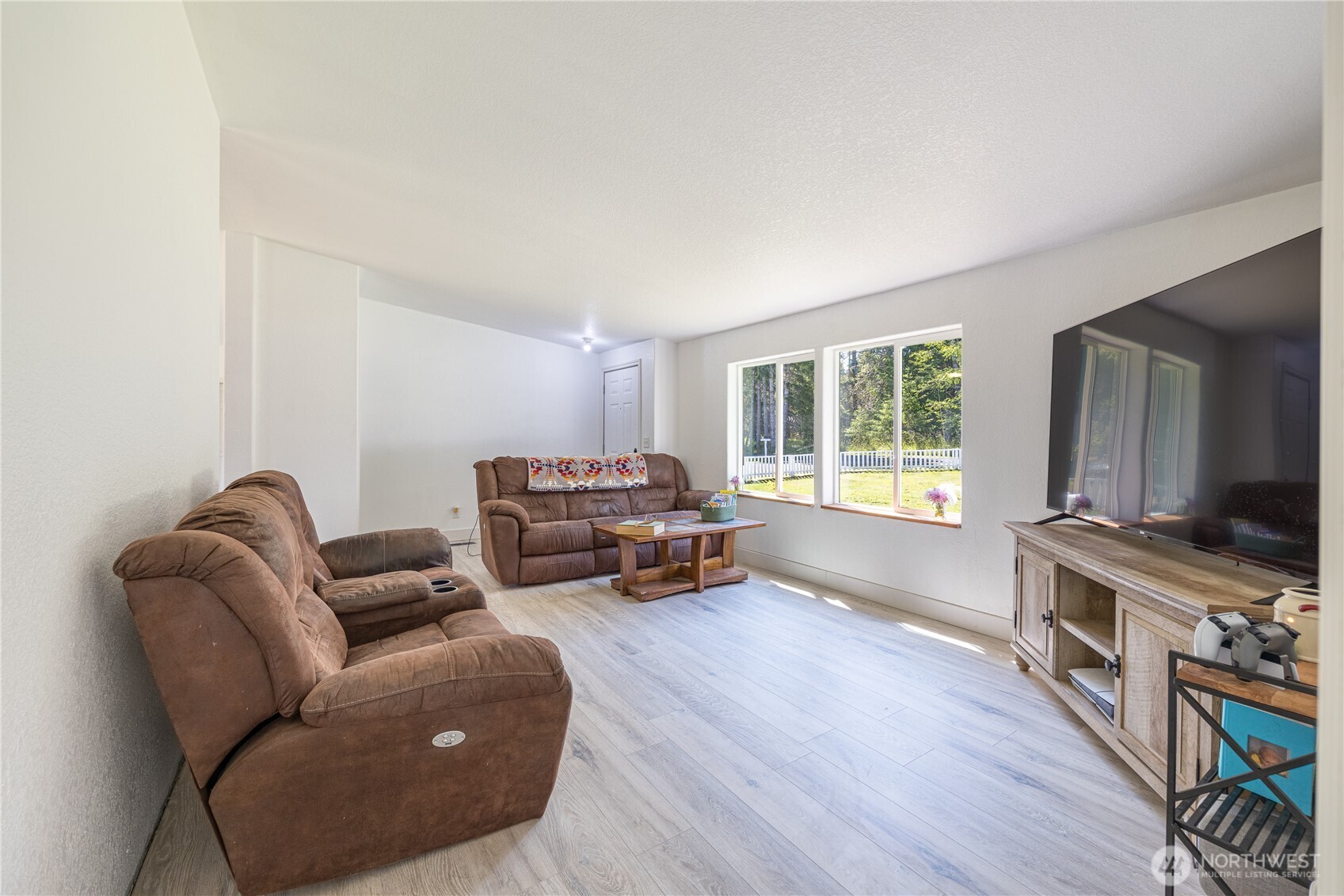 101 Robinson Road Port Angeles, WA 98362 - Photo 8 of 40 Gallery Image 8