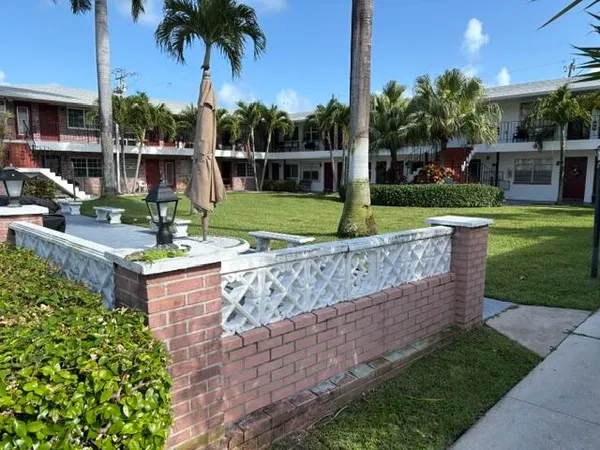 $1,750 | 1150 Atlantic Shores Boulevard, Unit 611, Hallandale Beach, FL 33009