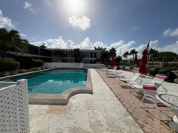 $1,750 | 1150 Atlantic Shores Boulevard, Unit 611, Hallandale Beach, FL 33009