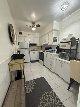 $1,750 | 1150 Atlantic Shores Boulevard, Unit 611, Hallandale Beach, FL 33009