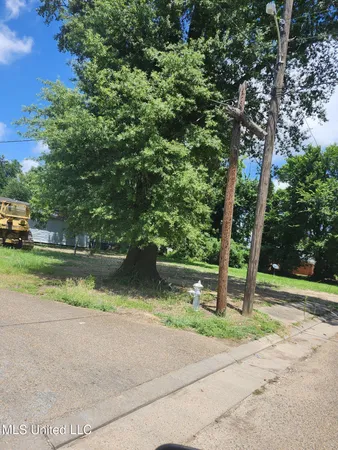 $5,900 | 514 Lincoln Avenue, Indianola, MS 38751