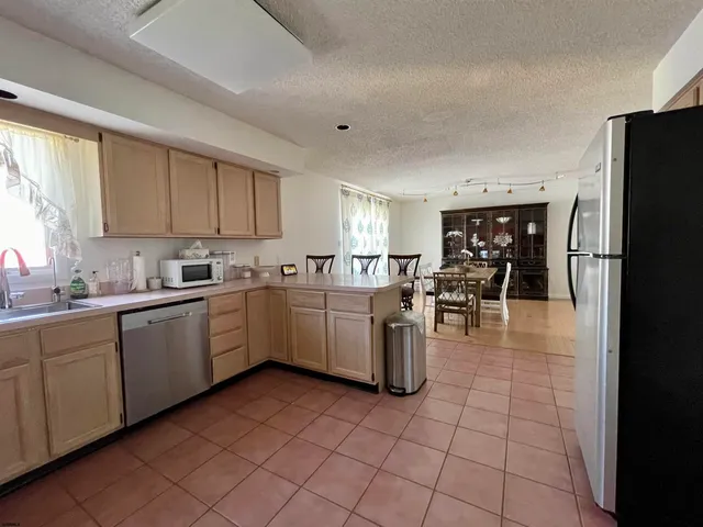 $3,000 | 5109 Harbor Beach Boulevard, Brigantine, NJ 08203