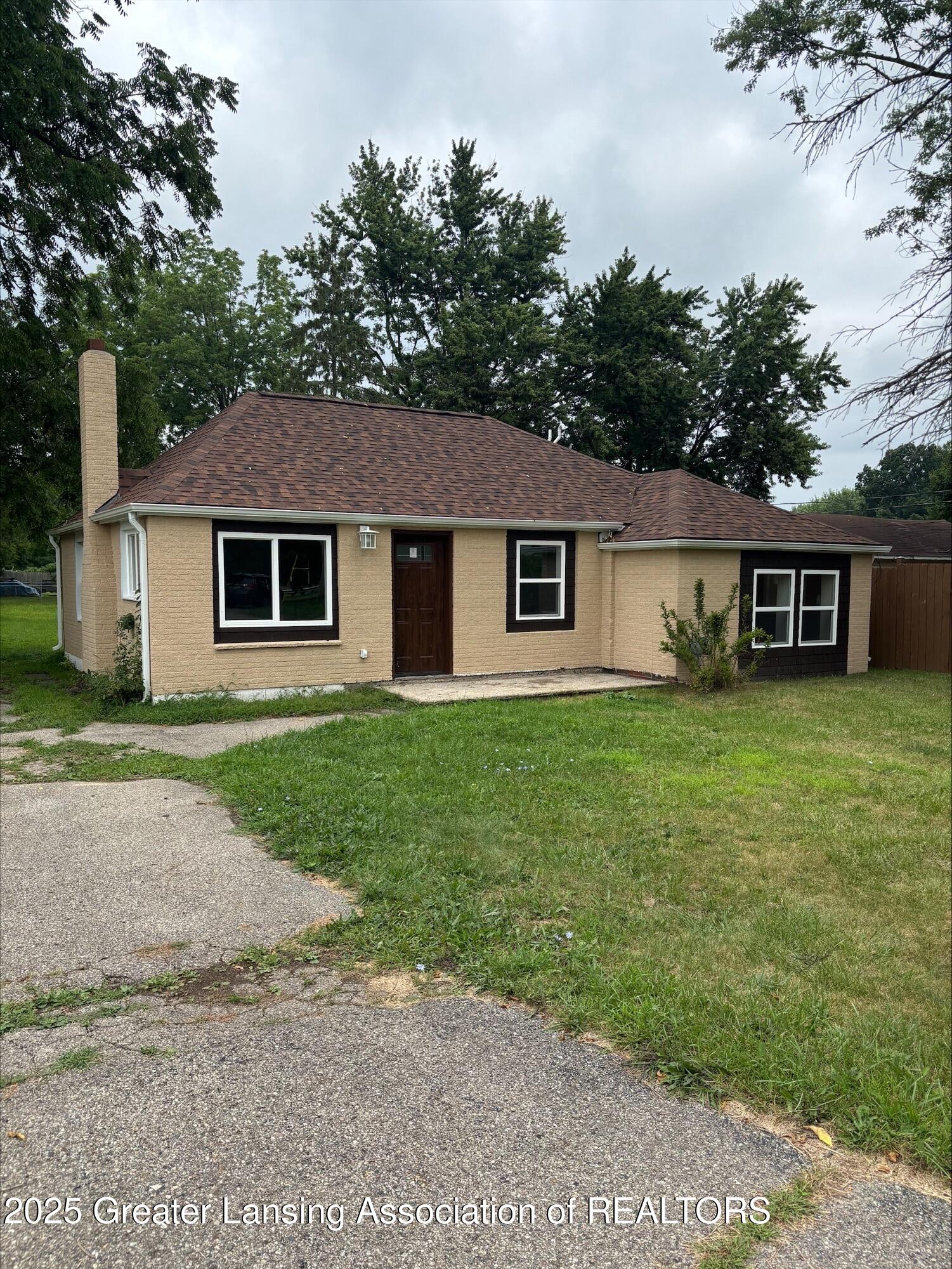 720 Sawyer Road Lansing, MI 48911 - Photo 13 of 13 Front