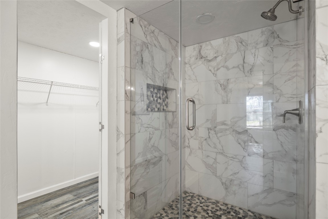 21150 Arnsworth Road Montgomery, TX 77356 - Photo 20 of 35 a bathroom with a shower