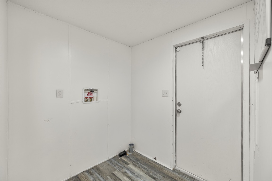 21150 Arnsworth Road Montgomery, TX 77356 - Photo 27 of 35 a view of utility room