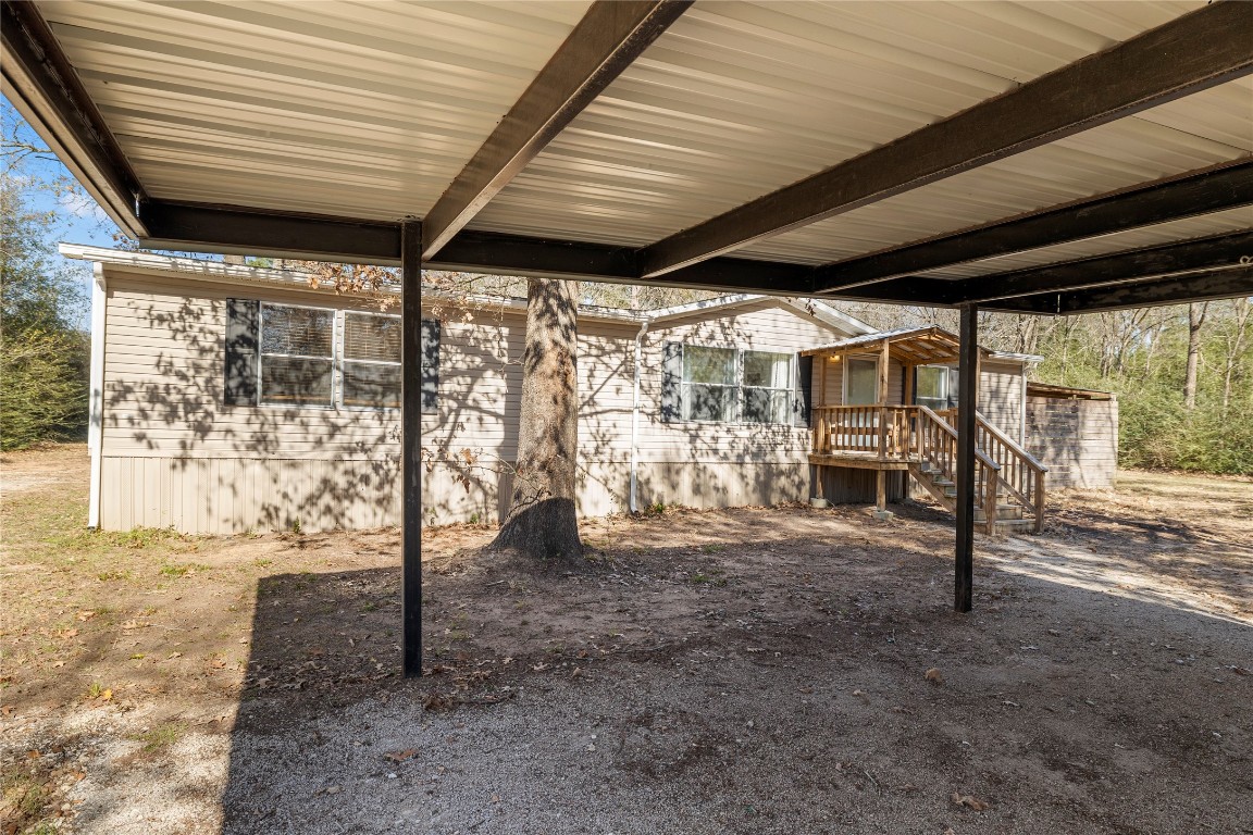 21150 Arnsworth Road Montgomery, TX 77356 - Photo 5 of 35 a view of a porch