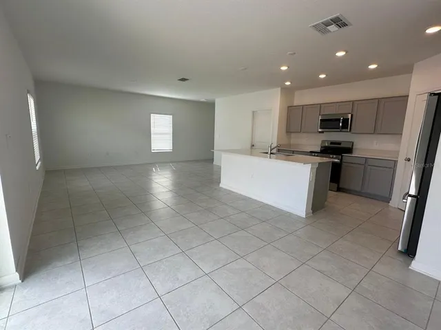 $1,900 | 989 Harold Pass, Lake Wales, FL 33859