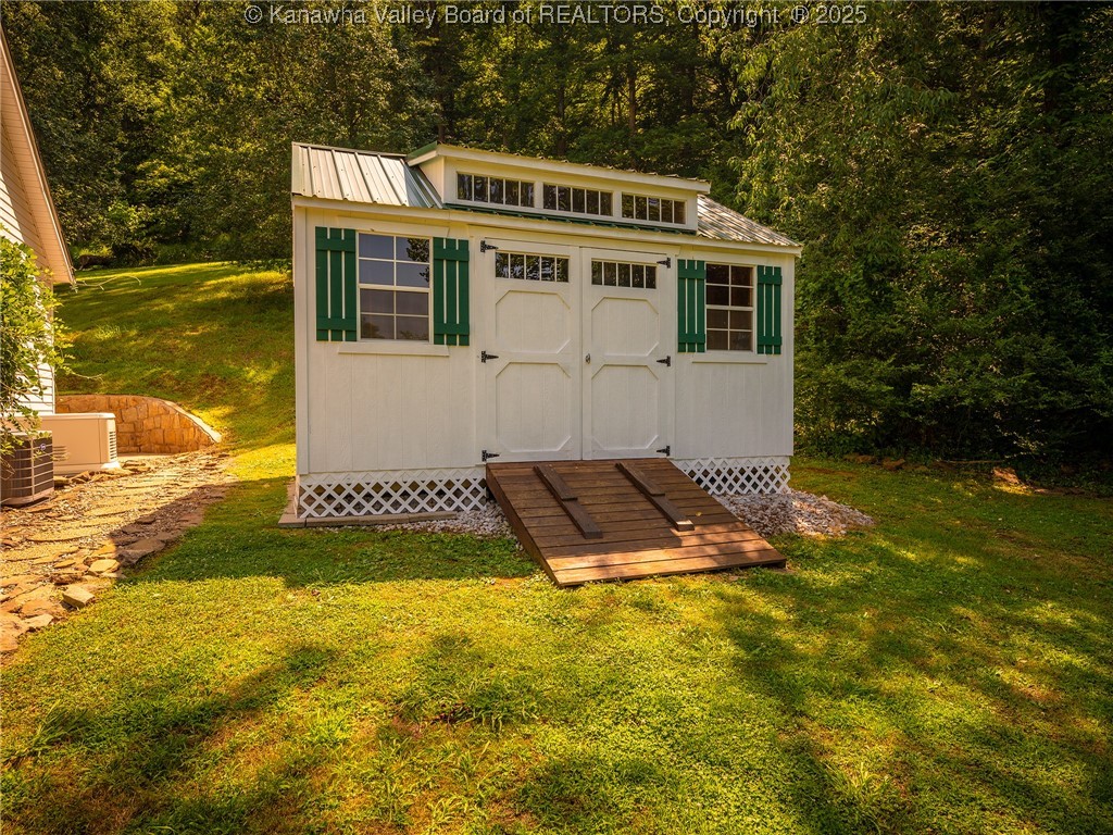 12 Alberta Acres Road Elkview, WV 25071 - Photo 20 of 23 Gallery Image 20