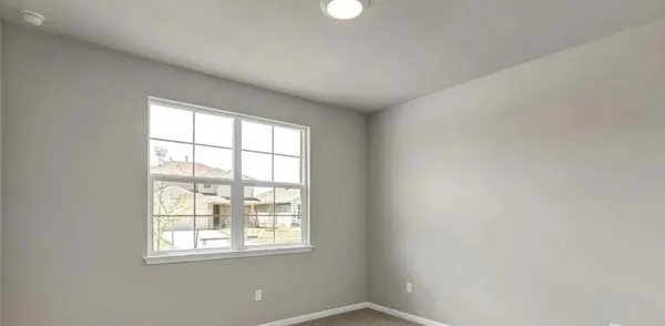 $2,200 | 400 Barton Creek Lane, Hutto, TX 78634