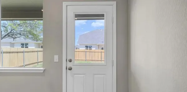 $2,200 | 400 Barton Creek Lane, Hutto, TX 78634